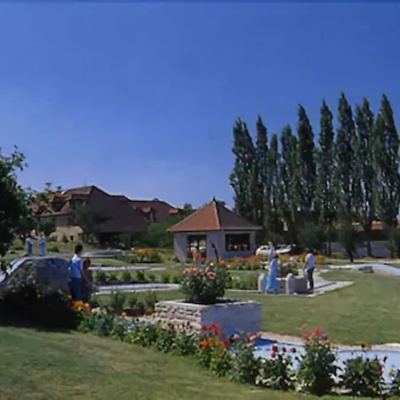 Hotell Logis Relais Paris Bale - Restaurant La Mangeoire 3*