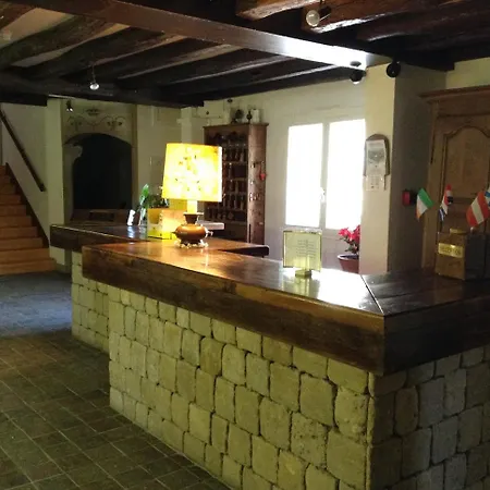 Logis Relais Paris Bale - Restaurant La Mangeoire 3* Montieramey