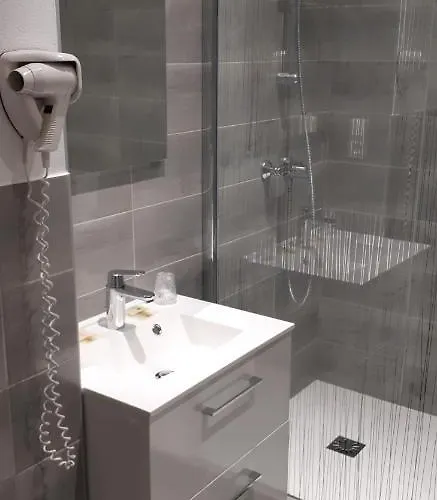 Отель Logis Relais Paris Bale - Restaurant La Mangeoire Montieramey