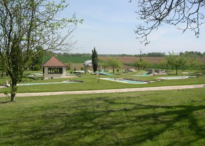 Logis Relais Paris Bale - Restaurant La Mangeoire Отель 3*