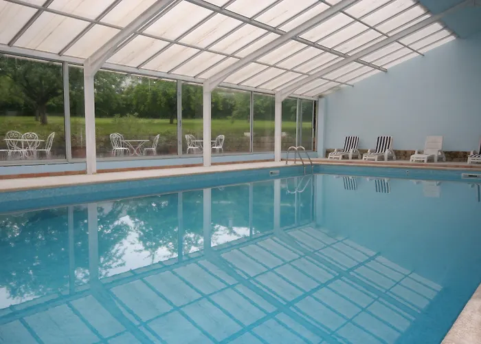 Отель Logis Relais Paris Bale - Restaurant La Mangeoire 3*