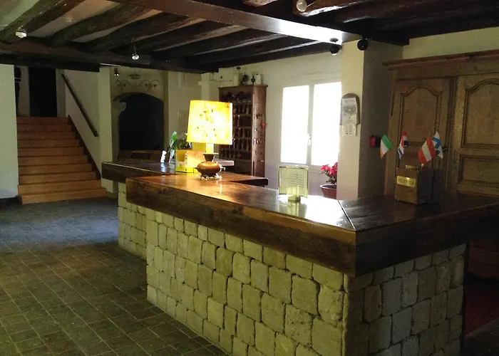 Logis Relais Paris Bale - Restaurant La Mangeoire 3* Montieramey