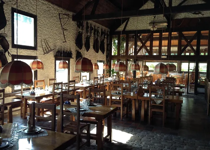 Отель Logis Relais Paris Bale - Restaurant La Mangeoire Montieramey