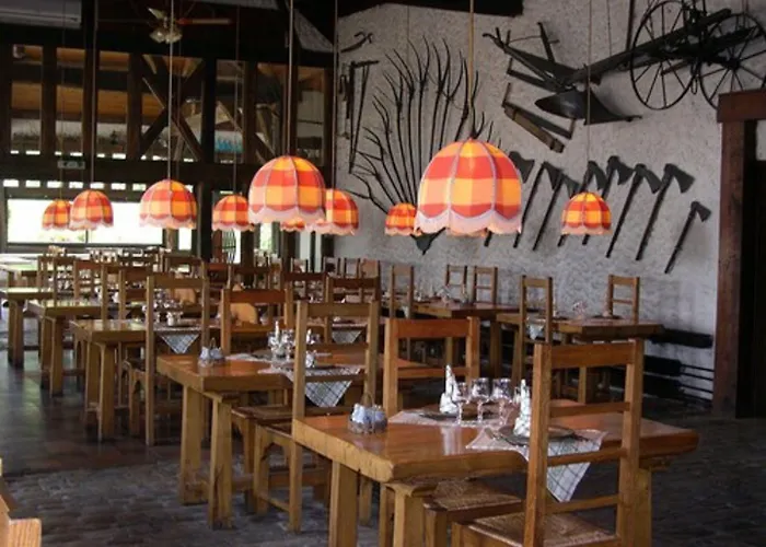 Отель Logis Relais Paris Bale - Restaurant La Mangeoire