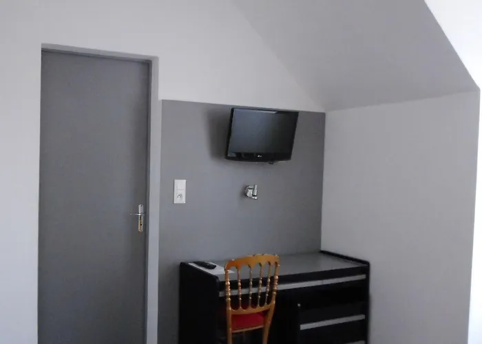 Отель Logis Relais Paris Bale - Restaurant La Mangeoire Montieramey