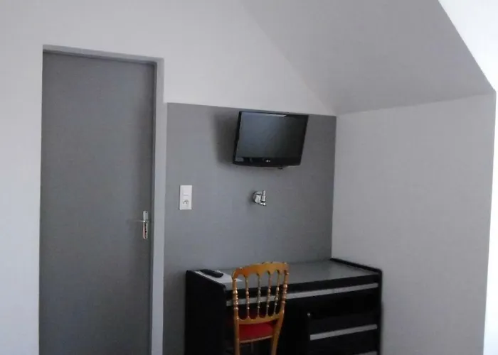 Отель Logis Relais Paris Bale - Restaurant La Mangeoire 3*